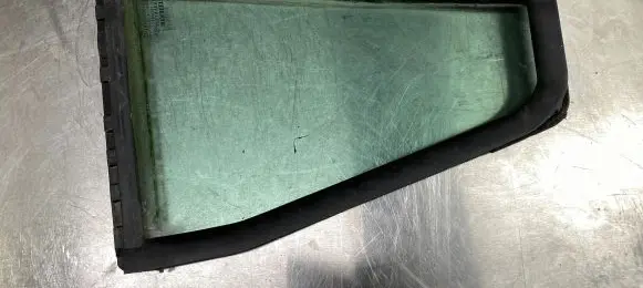 Renault Laguna II Rear vent window glass 43R00049 8200000791