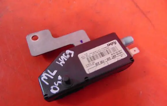 Mercedes-Benz ML W163 Aerial antenna amplifier A1638200089