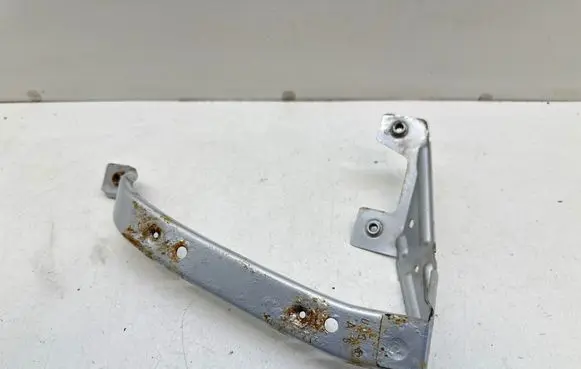 Mercedes-Benz Vaneo W414 Fender mounting bracket 