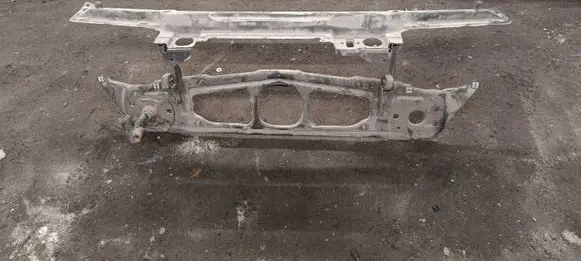 BMW 3 E46 Front bodywork piece 7111691