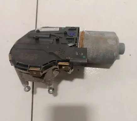 Volkswagen Touareg II Wiper motor 7P0955119 0390243400