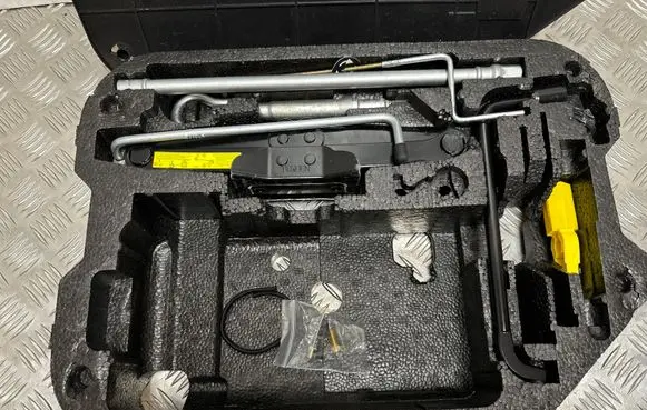 Citroen DS5 Lift Jack 9802201880
