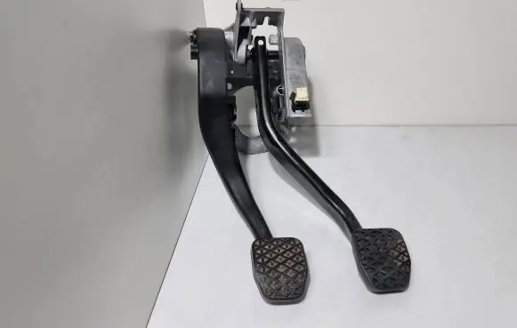 BMW 1 F20 F21 Pedal assembly 6860643 35006860643 67871110
