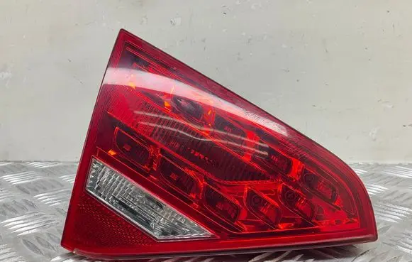 Audi A5 Sportback 8TA Tailgate rear/tail lights 8T0945093A