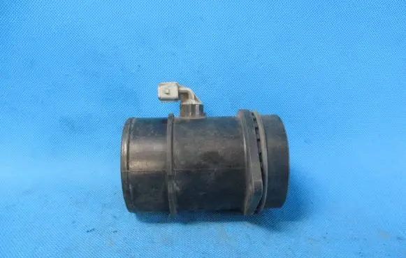 Renault Clio III Mass air flow meter 8200454482