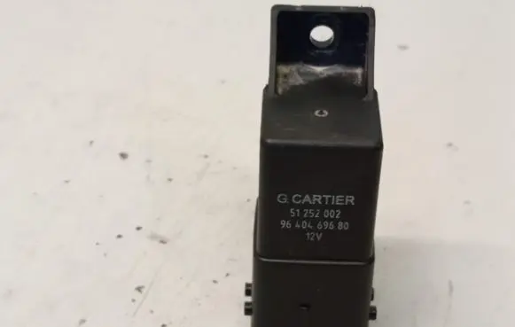Peugeot 5008 Glow plug pre-heat relay 9640469680