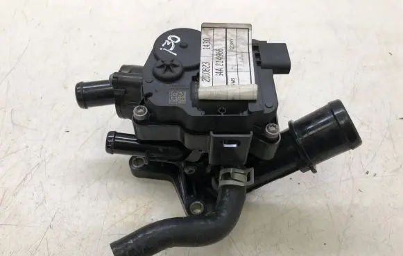Thermostat/thermostat housing