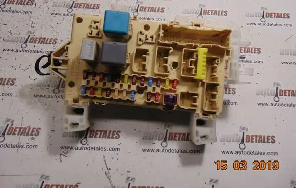 Toyota Corolla Verso AR10 Fuse module 892210F010