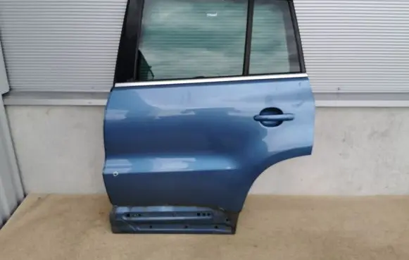 Volkswagen Tiguan Rear door LR5T