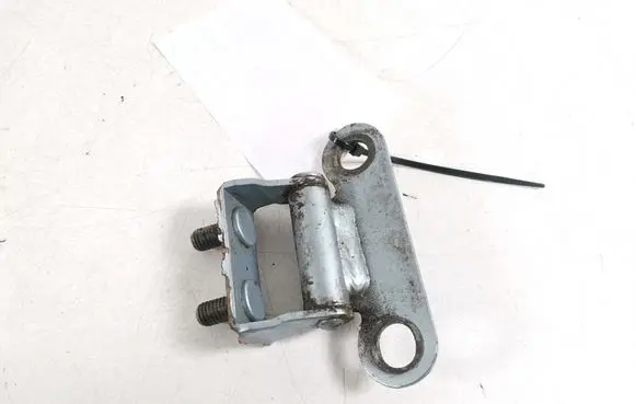 Toyota Corolla Verso AR10 Tailgate/trunk/boot hinge 68810-21050