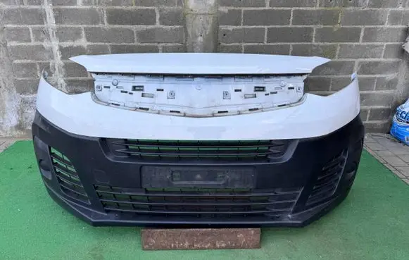 Opel Vivaro Front bumper 2447104X