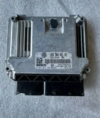 Volkswagen Touran I Engine control unit/module 03G906021KE 0281013198