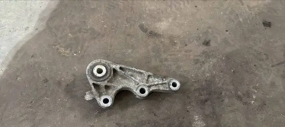 Volvo C30 Gearbox mounting bracket 3M516P093J