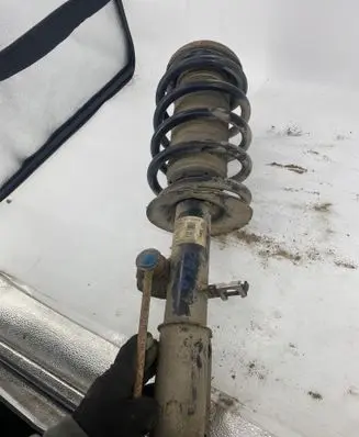 BMW X5 E53 Front shock absorber with coil spring 22184698 6750360