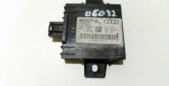 Audi A8 S8 D3 4E Alarm control unit/module 4E0907719