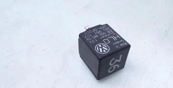 Volkswagen PASSAT B4 Horn buzzer relay 3SB00488504 3A0951307