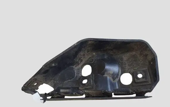 Volvo V50 Front bumper mounting bracket 31265396