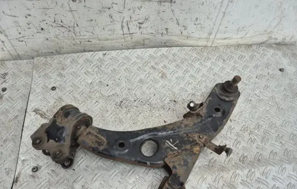 Mazda CX-7 Front lower control arm/wishbone 7F17N