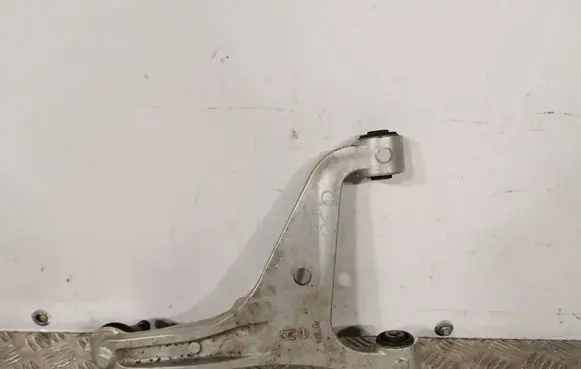 Infiniti Q50 Rear upper control arm/wishbone NLM