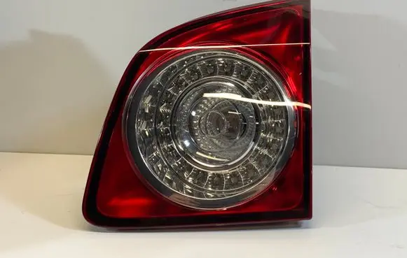 Volkswagen Golf Plus Tailgate rear/tail lights 5M0945094H