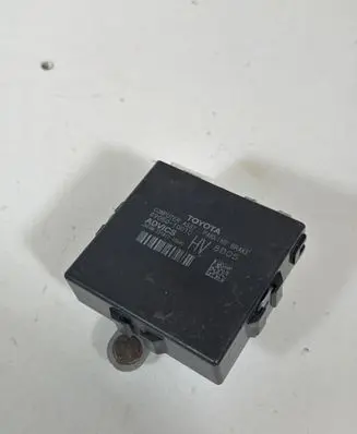 Toyota C-HR I Hand brake control module 8905010010