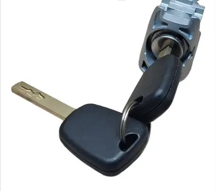 Peugeot 407 Front door lock (next to the handle) 