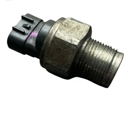 Toyota Avensis T250 Fuel main line pipe 10J24 DENSO6121