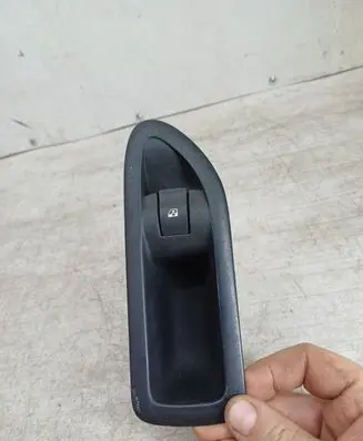 Renault Laguna II Electric window control switch 8200016013