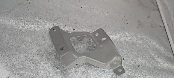 Tesla Model 3 Fender mounting bracket 1086017-S0-A 1086017S0A 1086017