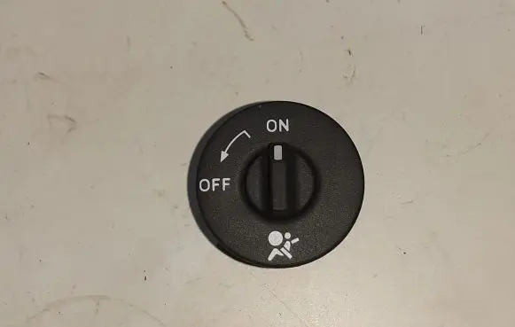 Renault Scenic III - Grand scenic III Passenger airbag on/off switch 681995427R