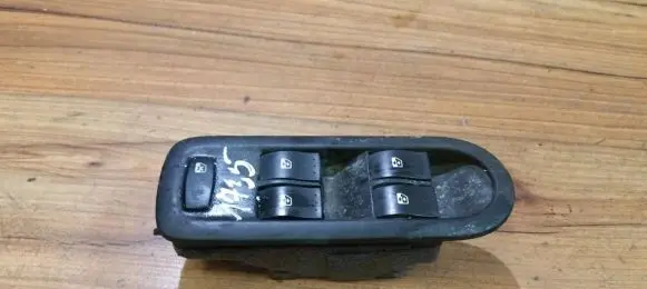 Renault Megane II Electric window control switch 156018070