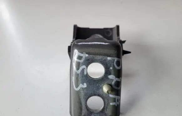 Citroen DS3 Front door lower hinge 