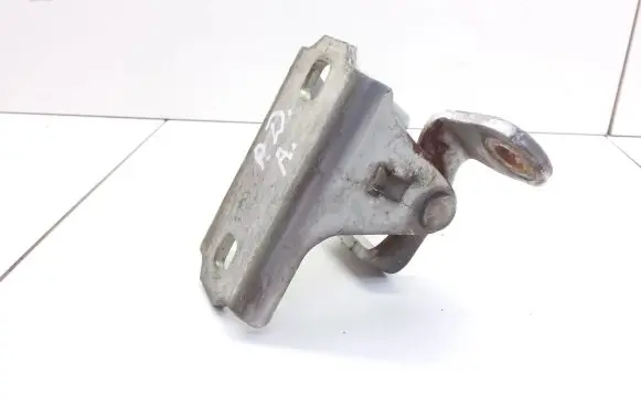 Opel Insignia A Front door upper hinge A046574