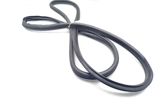 Suzuki SX4 S-Cross Rear door rubber seal (on body) 
