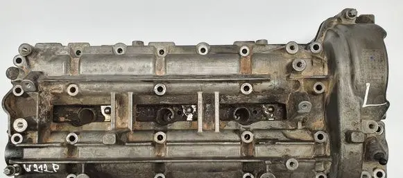 Mercedes-Benz E W212 Engine head R6420163901