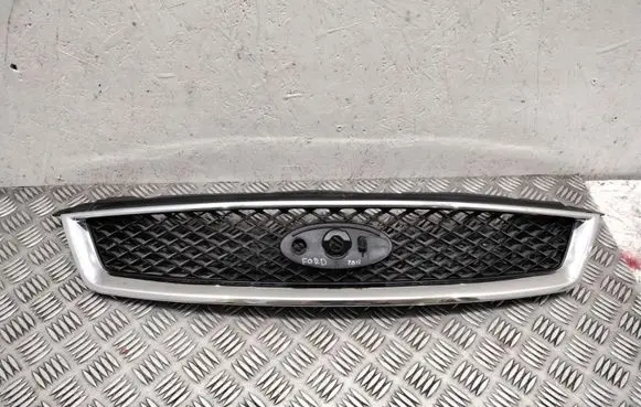 Ford Focus Front grill 1508157