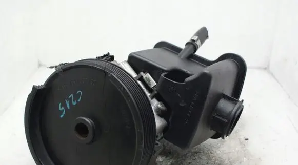 Mercedes-Benz C W203 Power steering pump mounting bracket poma5902220628012