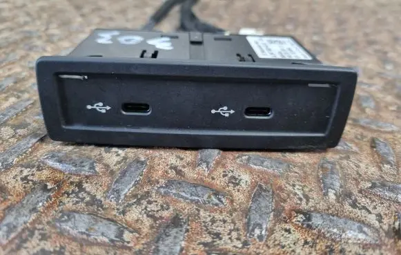 Mercedes-Benz A W177 USB socket connector A2478204002