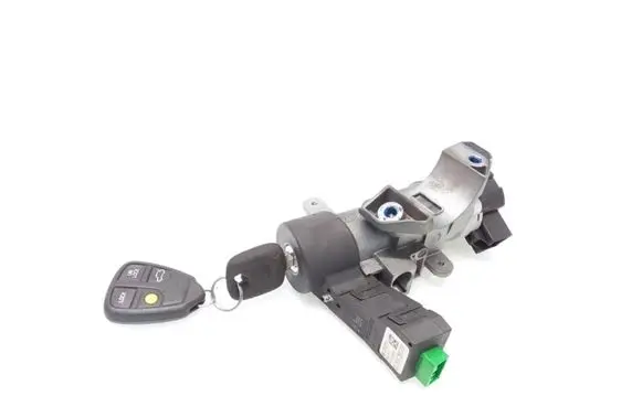 Volvo XC90 Ignition lock 8673073