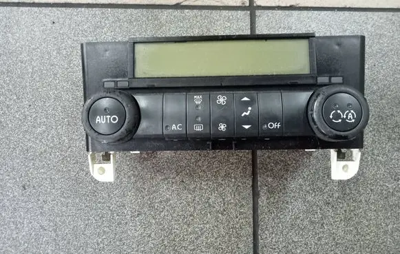 Renault Laguna II Climate control unit 8200487008 52413362 HDS23C31