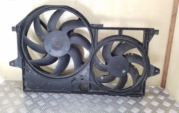Fiat Ulysse Radiator cooling fan shroud 8240141
