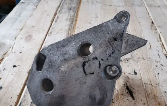 Volkswagen Cross Polo Engine mounting bracket 045199207H 045199207