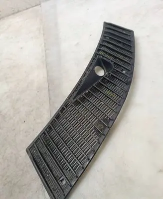 Mercedes-Benz W123 Bonnet/hood grill 1238360165