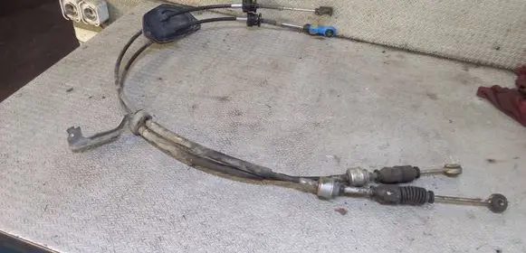 Toyota Verso Gear shift cable linkage
