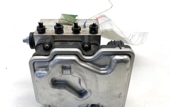 Nissan Qashqai J12 ABS Pump 476606UC0C