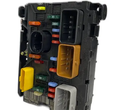Peugeot 207 Fuse box set 9661708180 L10