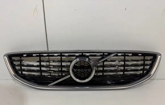 Volvo V40 Front grill 31425331