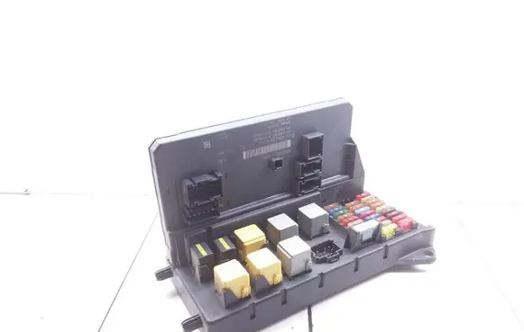 Mercedes-Benz Sprinter W906 Fuse module A9069004700 A9069011500