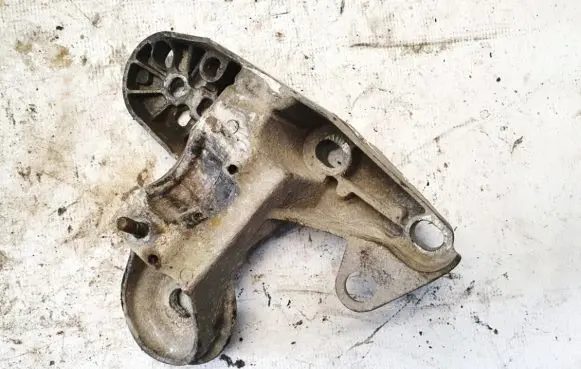 Audi A4 S4 B5 8D Engine mounting bracket 8e0199351