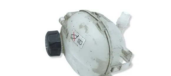 Citroen C4 III e-C4 Coolant expansion tank/reservoir 9824316180